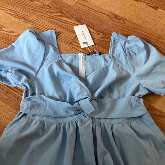 BloomChic Blue Sweetheart Bodice Puff Sleeve Twist Front  Dress  SZ 1X (14~16) - Picture 3 of 5